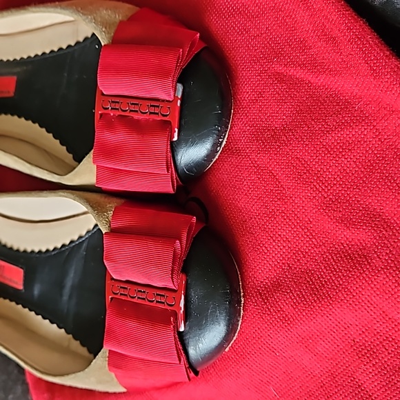 Carolina Herrera Camel Suede, Bl Red Bow Ballet Flats - Picture 9 of 9
